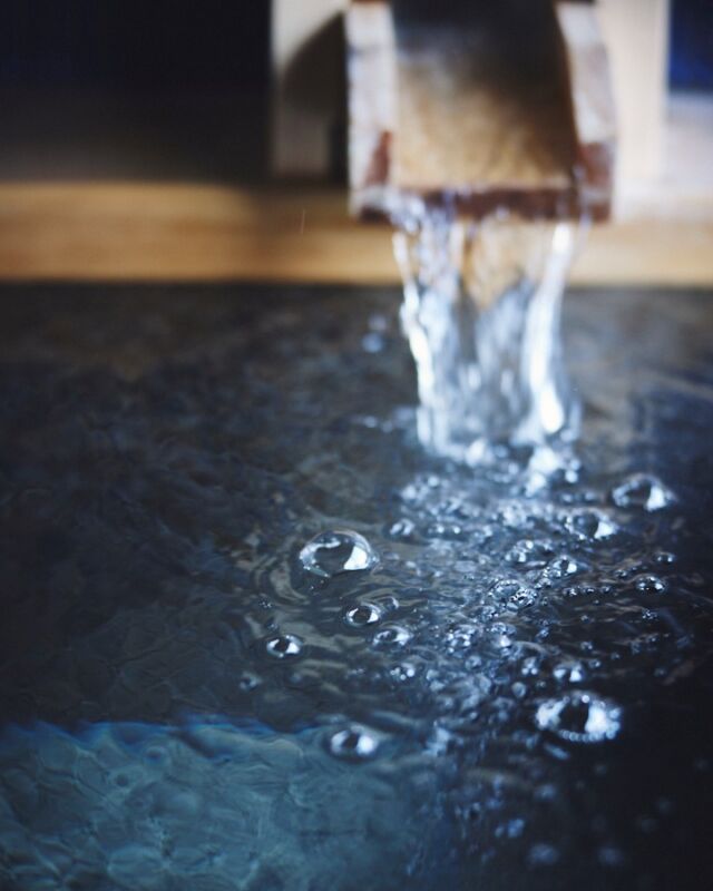 お部屋はすべて天然温泉のお風呂付き。
ミネラル成分をたっぷり含む温泉とプライベートで贅沢なバスタイムを。  All rooms come with a natural hot spring bath. Enjoy a luxurious bath time with abundant mineral content. Perfect for a private retreat. 🛁💫 
-----
#hotelindigohakonegora 
#hotelindigo #IHGHotels 
#温泉旅行 #箱根旅行 
#天然温泉 #箱根 #hotspring 
#LuxuryBath #privateretreat