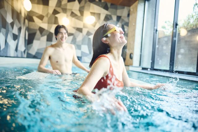 🎐夏休みは、ちょっと特別な温泉体験を！♨
家族や友人とも楽める、新感覚の温泉「サーマルスプリング」👙
そして、客室ではプライベート温泉で味わう贅沢な癒しのひととき✨ 
箱根ならではの自然とアートに触れながら、
心まで満たされる、かけがえのない夏の思い出を🍃

🎐 Ready to make this summer unforgettable?
Step into your own private hot spring oasis and soak up the wonder of Hakone! 👙✨
Experience the joy of “Thermal Spring” baths—fun, refreshing, and perfect for the whole family.
Surround yourself with nature, discover local art, and learn through every moment. 🍃🎨

📍 Book your summer escape now and give your family a vacation full of laughter, learning, and lasting memories! 🌈💼
------
#hotelindigohakonegora 
#hotelindigo #ihghotels 
#夏休み #家族旅行 #箱根 #強羅 
#美術館巡り #箱根彫刻の森美術館
#hakone #gora #japantrip #museumlover