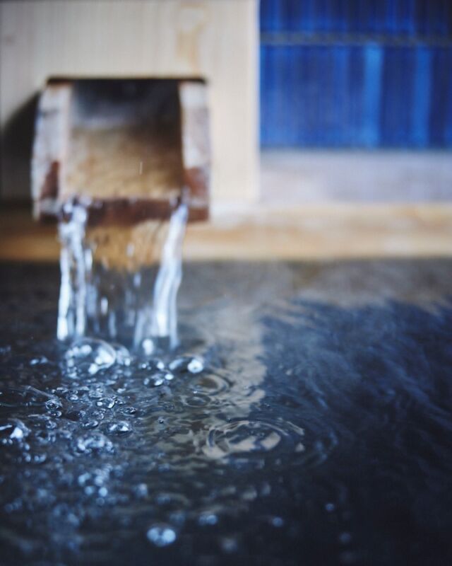 冬の箱根で、心ほどける温泉時間を。
湯けむりと静けさに包まれて、心まであたたまる旅へ。

Warm up with a soul-soothing onsen escape in wintertime Hakone ♨️
Let the gentle steam and peaceful quiet melt your stress away.
✨ Save this for your cozy winter getaway
------
#hotelindigohakonegora 
#箱根旅行
#温泉旅行