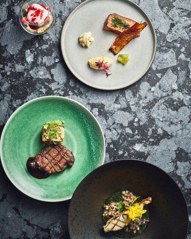 薪グリルで丁寧に焼き上げた、お魚もお肉も楽しめる一番人気のシグネチャーコース！🔥🥂
薪火ならではの香りと旨みをご堪能ください✨

レストランの詳細はプロフィールリンクから 
▷ @hotelindigohakonegora

Our most-loved signature course brings together the best of both fish and meat, all grilled over an open wood fire 🔥
Enjoy the smoky aromas, deep flavors, and that irresistible wood-fire magic with every bite 🥂✨
Perfect for a relaxed yet special dinner in Hakone🏔
Come taste the difference!

▶ See detail via bio
@hotelindigohakonegora

------
#hotelindigohakonegora 
#hakone #gora #薪グリル 
#箱根グルメ  #箱根旅行