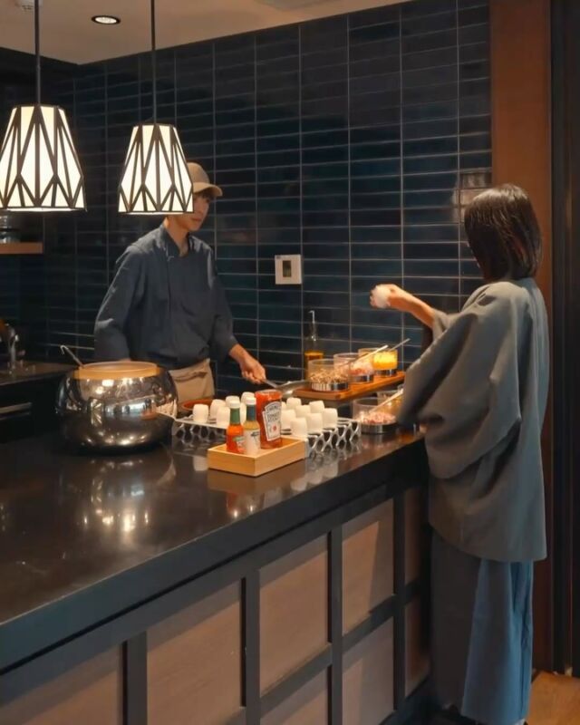 好きな具材を卵型カップに入れれば、 目の前で出来立てのオムレツに🍳
グリル野菜やグラスサラダ、クロワッサンなど、
彩り豊かなフルビュッフェの朝食で心もお腹も満たされる、特別なひとときを。🥐🥗✨
 
Good mornings start here ☀️
Build your perfect plate, enjoy a freshly made omelet, and savor our colorful breakfast buffet 🍳🥐🥗
The perfect way to begin your Hakone day ✨
 
👉 Tap the link in our profile
@hotelindigohakonegora
 
——
#hotelindigohakonegora
#hakone #温泉旅行