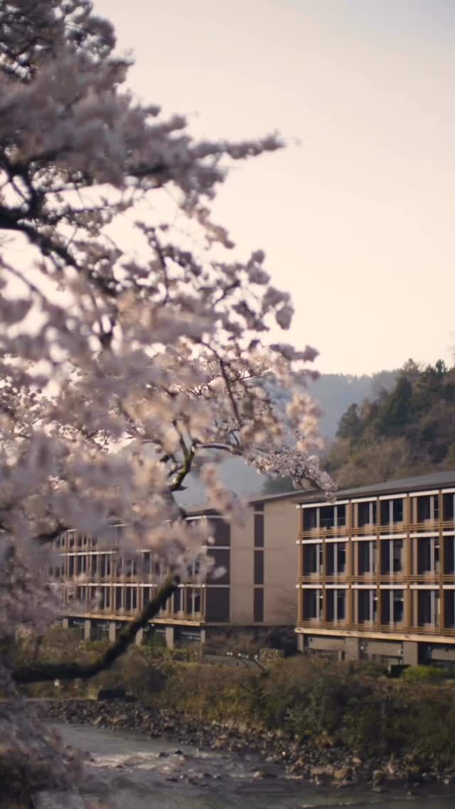 この春、箱根で心ほどける温泉リトリート♨️🌸
全室に備えたプライベート温泉で、自分だけの贅沢な時間を。 
箱根の四季と文化にふれる、癒しの旅へ。
 
▷ 詳細はプロフィールリンクから
@hotelindigohakonegora
 
This spring, treat yourself to a soothing onsen escape in Hakone. ♨️🌸
Every room comes with its own private hot spring bath, so you can unwind in total comfort and quiet luxury.
 
Experience the beauty of Spring, the charm of the seasons, and the culture of Hakone.
Your relaxing getaway is waiting.
 
👉 Plan your stay via the link in our bio
@hotelindigohakonegora
 
——
#hotelindigohakonegora
#hakone #温泉旅行